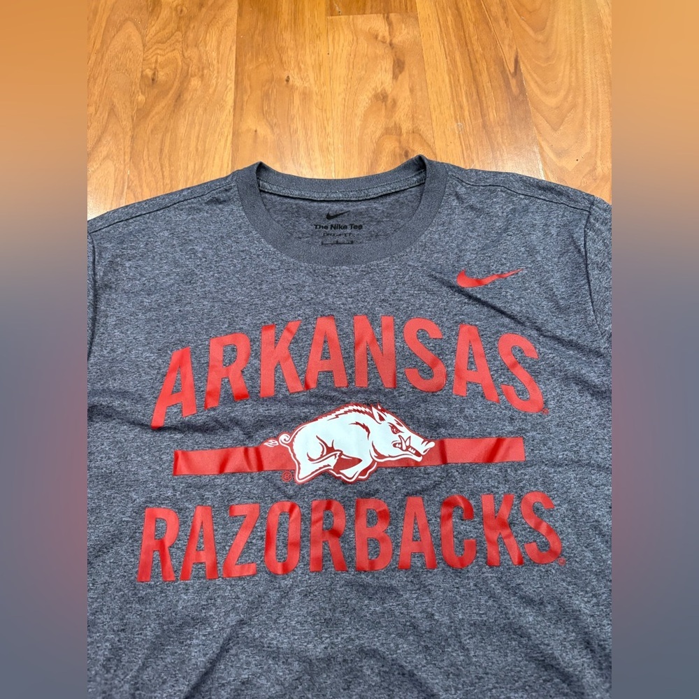 NWT Nike Arkansas Razorbacks t-shirt. - Picture 2 of 4